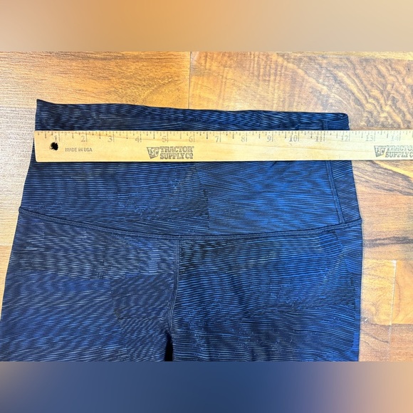 Lululemon Wonder Under High-Rise Tight | Size 6 Blue Pattern | Athleisure Yoga - Picture 6 of 6